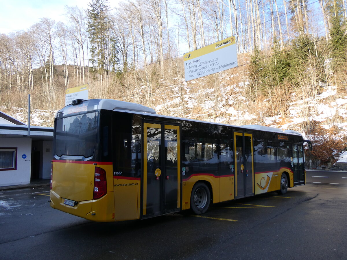 (269'943) - Fl�ck, Brienz - Nr. 1/BE 482'299/PID 11'682 - Mercedes (ex PostAuto Bern BE 403'166; ex PostAuto Bern BE 653'384) am 17. Dezember 2024 auf dem Br�nigpass