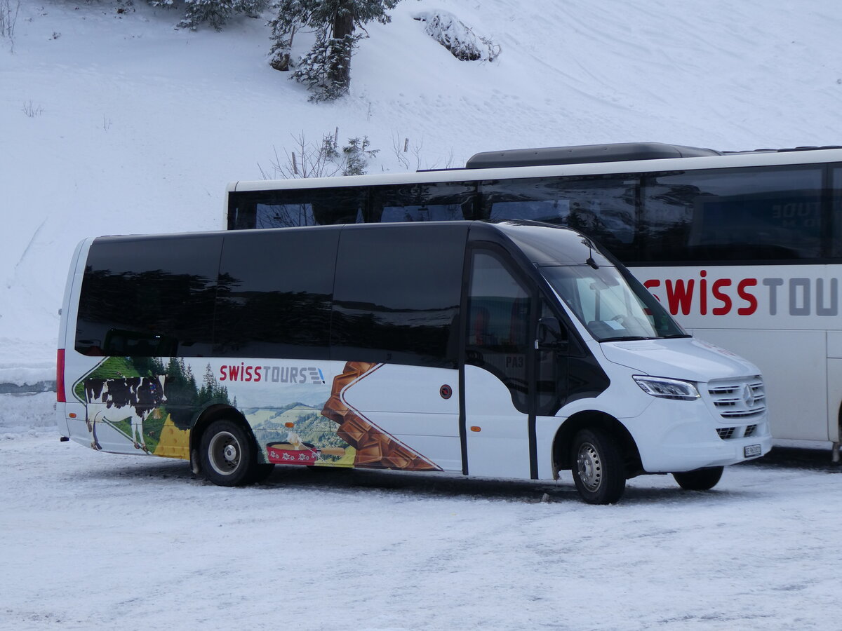 (270'077) - Swisstours Transport, Gen�ve - GE 963'821 - Mercedes am 21. Dezember 2024 in Col du Pillon, Glacier 3000