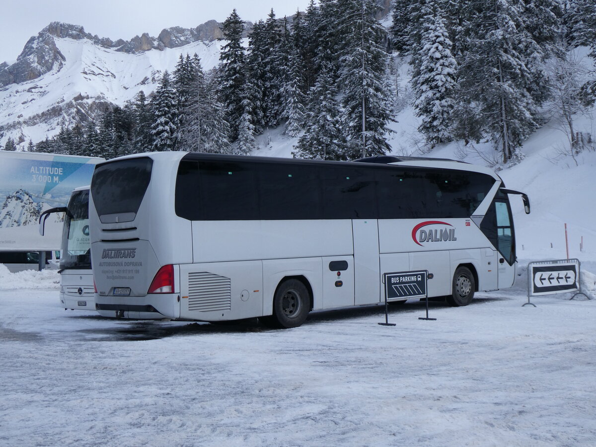(270'080) - Aus der Slowakei: DALITRANS, Vel'k� Bierovce - AA-192KY - Neoplan am 21. Dezember 2024 in Col du Pillon, Glacier 3000