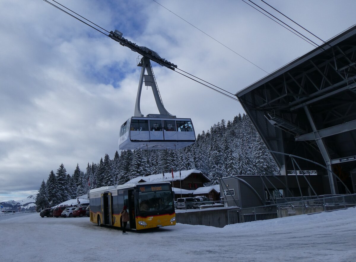 (270'086) - K�bli, Gstaad - BE 360'355/PID 11'857 - Mercedes (ex PostAuto BE 538'988; ex BE 653'386) am 21. Dezember 2024 in Col du Pillon, Glacier 3000
