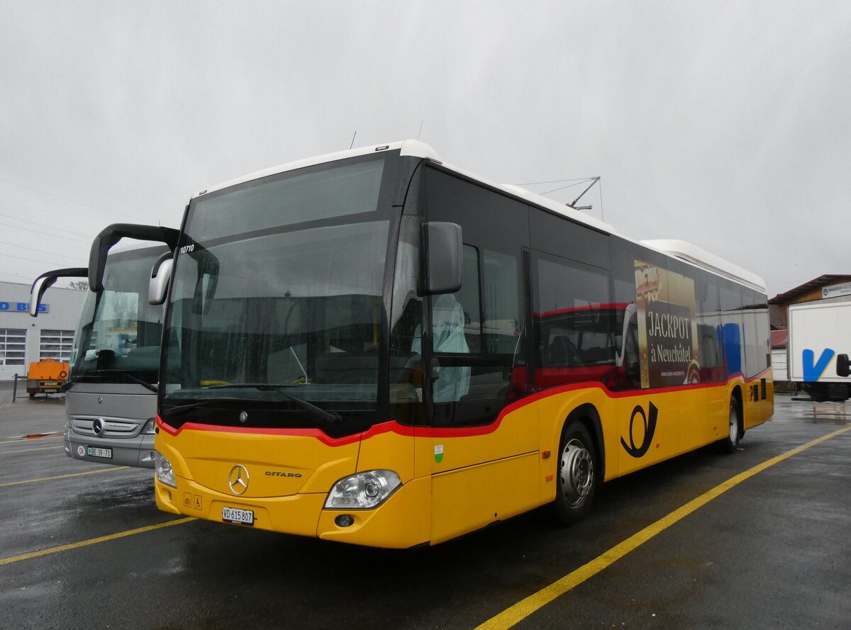 (270'100) - CarPostal Ouest - VD 615'807/PID 10'710 - Mercedes am 22. Dezember 2024 in Kerzers, Interbus