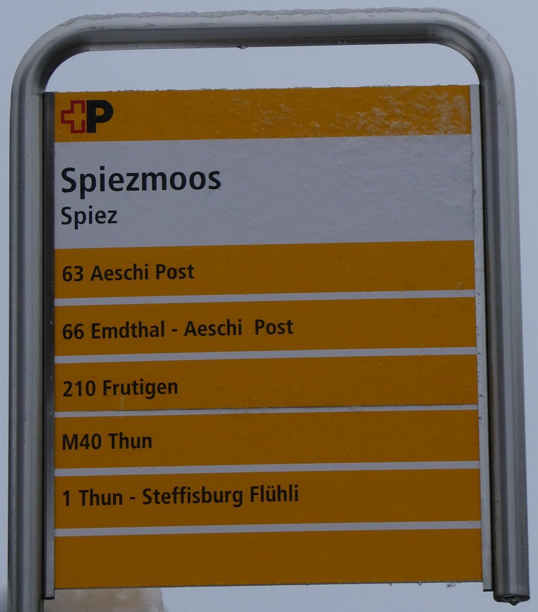 (270'138) - +P/STI-Haltestellenschild - Spiez, Spiezmoos - am 23. Dezember 2024