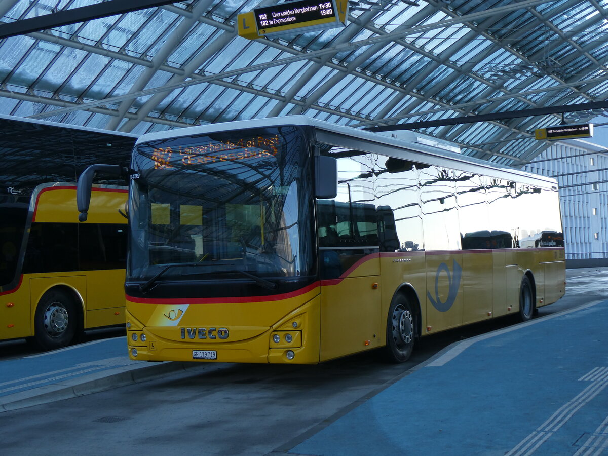 (270'303) - PostAuto Graub�nden - GR 179'719/PID 11'409 - Iveco am 27. Dezember 2024 in Chur, Postautostation