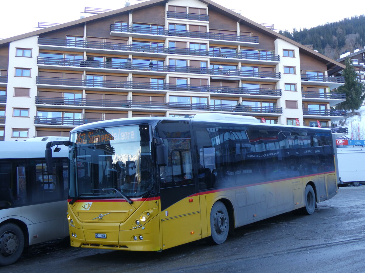 (270'488) - Lathion, Sion - Nr. 1/VS 12'895/PID 10'492 - Volvo am 1. Januar 2025 in Haute-Nendaz, T�l�cabine