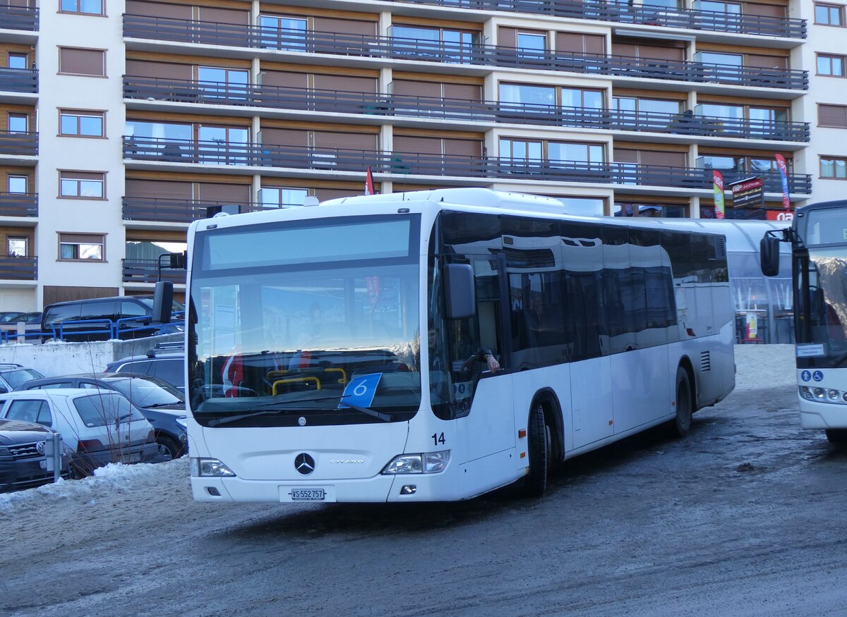 (270'489) - Lathion, Sion - Nr. 14/VS 552'757 - Mercedes (ex SB Schaffhausen Nr. 28) am 1. Januar 2025 in Haute-Nendaz, T�l�cabine
