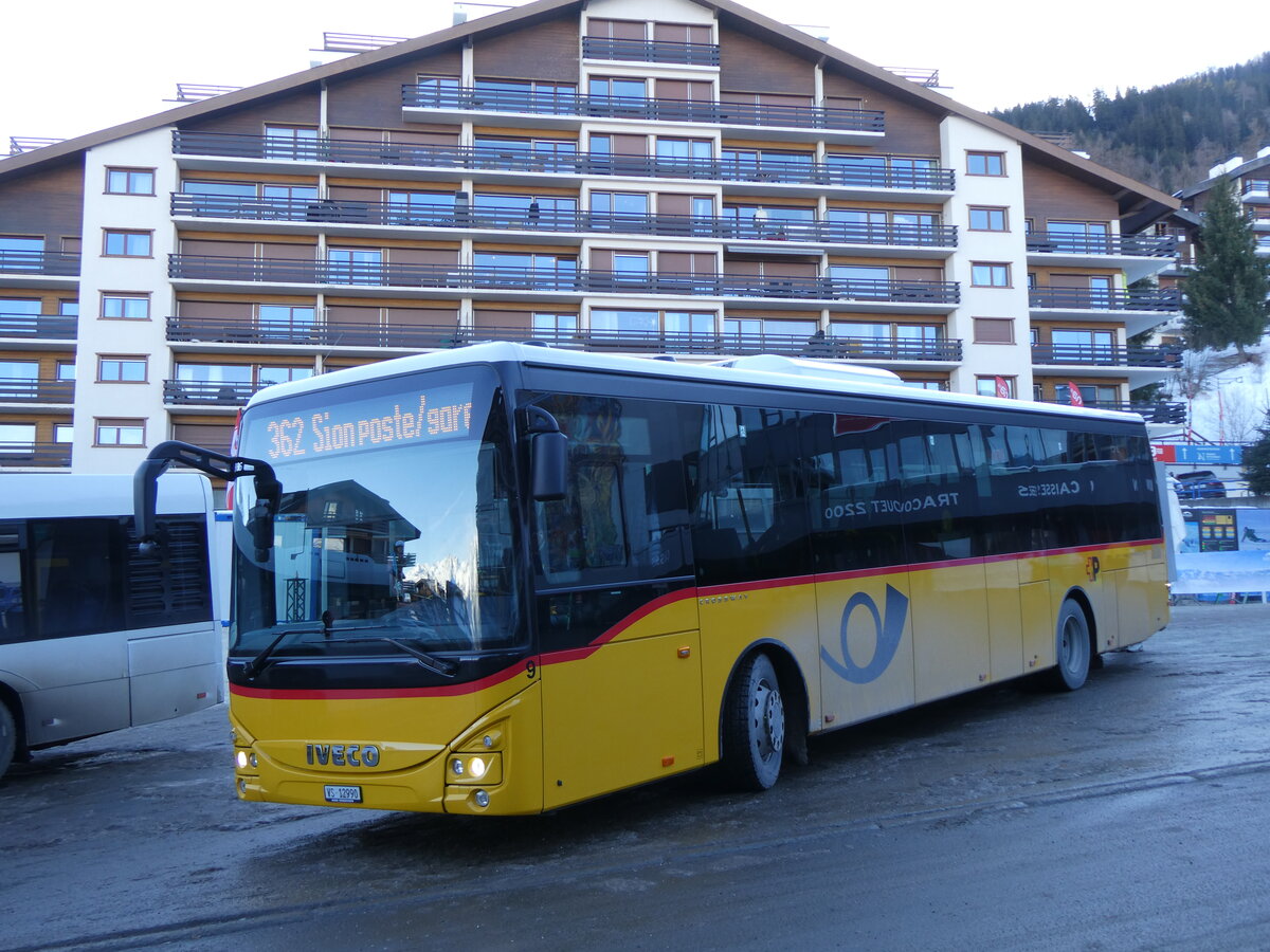 (270'498) - Lathion, Sion - Nr. 9/VS 12'990/PID 11'966 - Iveco am 1. Januar 2025 in Haute-Nendaz, T�l�cabine