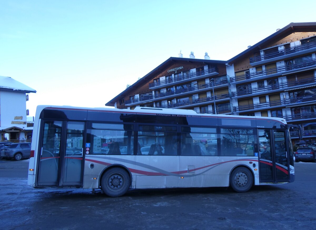 (270'506) - Lathion, Sion - Nr. 20/VS 31'615 - Van Hool (ex CAM Monaco/MC) am 1. Januar 2025 in Haute-Nendaz, T�l�cabine