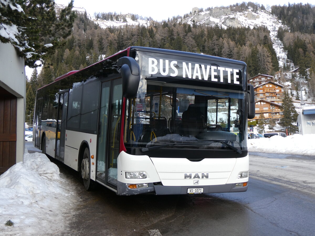 (270'557) - Buchard, Leytron - VS 1071 - MAN (ex PostAuto Wallis Nr. 69/PID 4779; ex Lathion, Sion Nr. 69) am 2. Januar 2025 in Anz�re, T�l�cabine