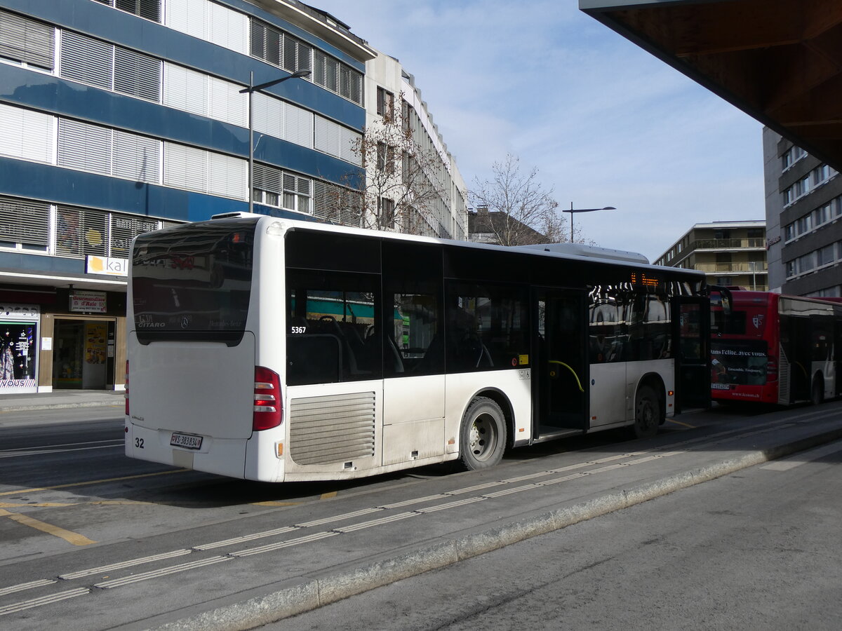 (270'570) - PostAuto Wallis - Nr. 32/VS 383'834/PID 5367 - Mercedes (ex TPC Aigle Nr. CP16) am 2. Januar 2025 beim Bahnhof Sion