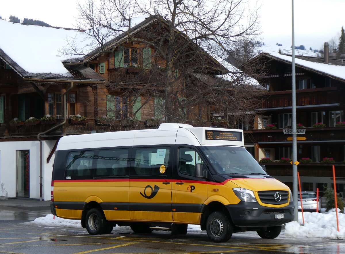 (270'701) - PostAuto Bern - BE 707'972/PID 11'890 - Mercedes (ex K�bli, Gstaad) am 6. Januar 2025 beim Bahnhof Gstaad