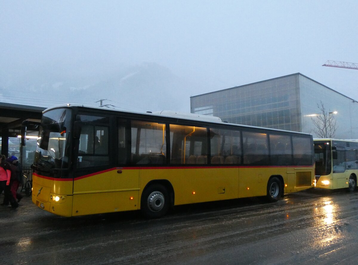 (270'839) - Gohl, Herzogenbuchsee - BE 854'354 - Volvo (ex Rojoma, Sch�ftland; ex Schmidt, Oberb�ren PID 5103) am 11. Januar 2025 beim Bahnhof Frutigen