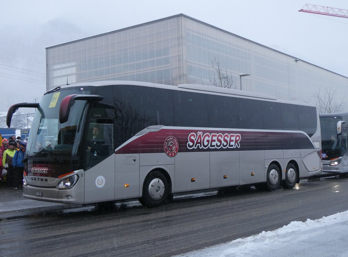 (270'864) - S�gesser, Wintersingen - Nr. 12/BL 20'531 - Setra am 11. Januar 2025 beim Bahnhof Frutigen 