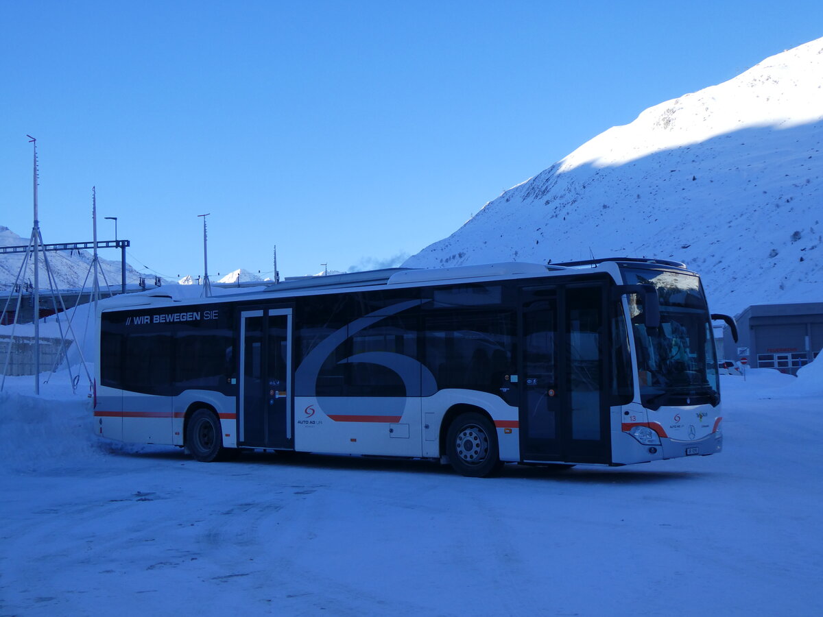 (271'136) - AAGU Altdorf - Nr. 13/UR 9298/PID 11'253 - Mercedes am 14. Januar 2025 in Andermatt, Bahnhofplatz