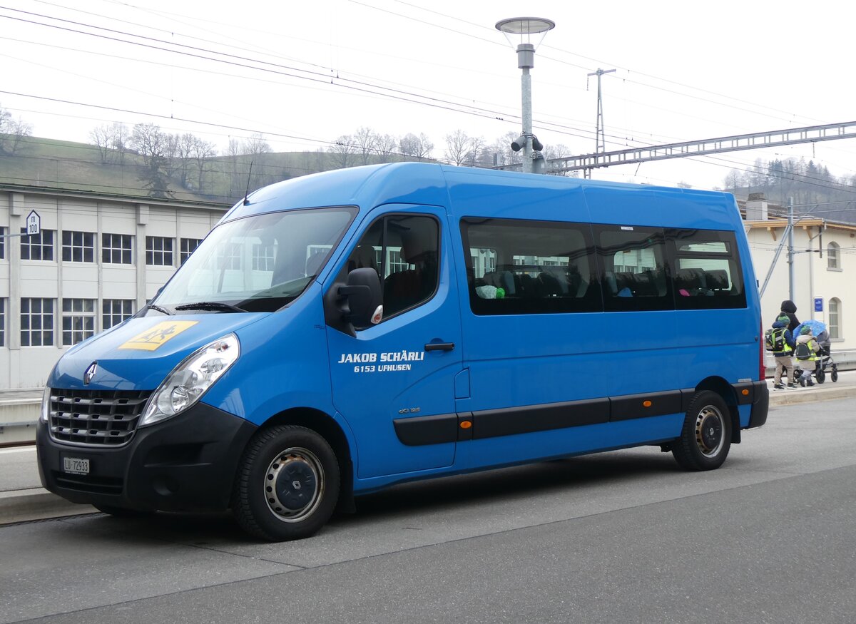 (271'218) - Sch�rli, Ufhusen - LU 72'933 - Renault am 17. Januar 2025 beim Bahnhof Huttwil