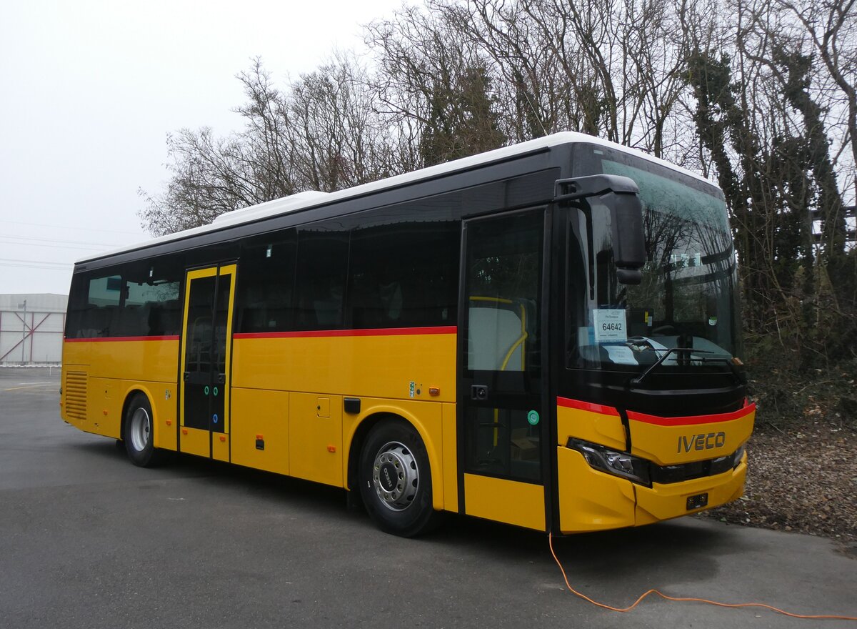 (271'342) - Ev�quoz, Erde - PID 12'235 - Iveco am 19. Januar 2025 in Kerzers, Interbus