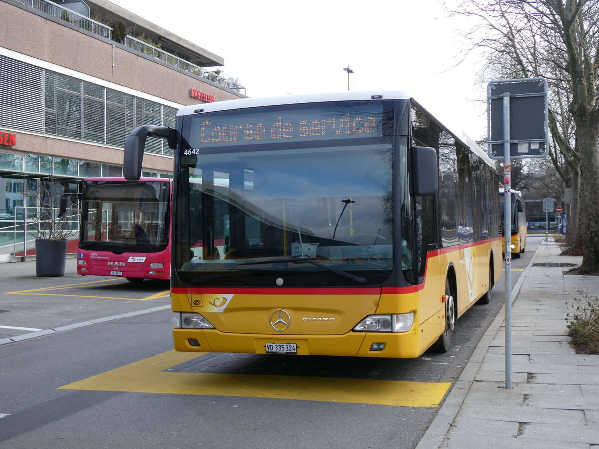 (271'607) - CarPostal Ouest - VD 335'324/PID 4642 - Mercedes am 1. Februar 2025 beim Bahnhof Yverdon