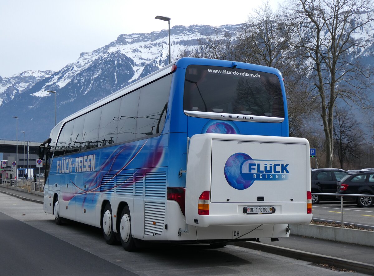 (271'850) - Fl�ck, Brienz - BE 170'009 - Setra am 11. Februar 2025 beim Bahnhof Interlaken Ost