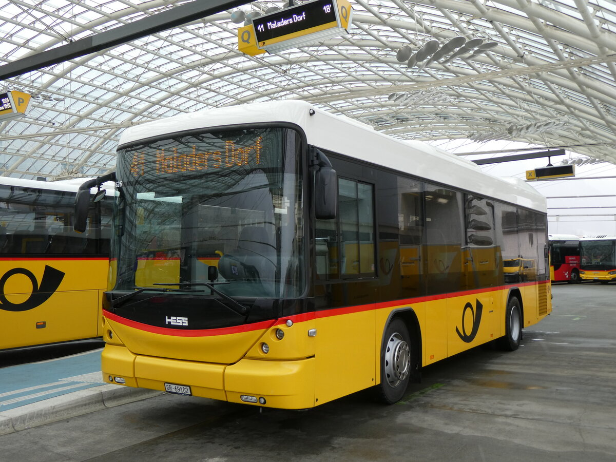 (271'955) - PostAuto Graub�nden - GR 69'102/PID 11'626 - Scania/Hess am 14. Februar 2025 in Chur, Postautostation