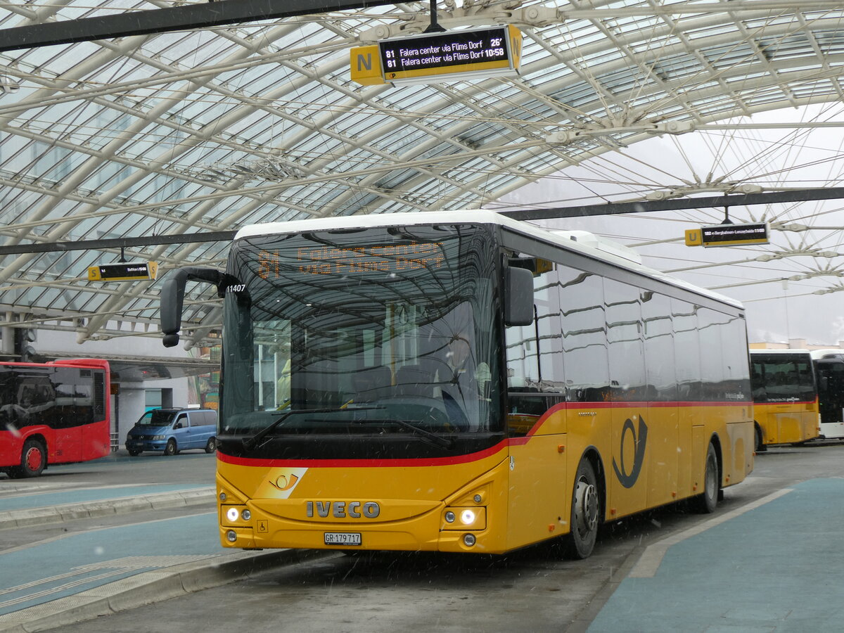 (271'971) - PostAuto Graub�nden - GR 179'717/PID 11'407 - Iveco am 14. Februar 2025 in Chur, Postautostation