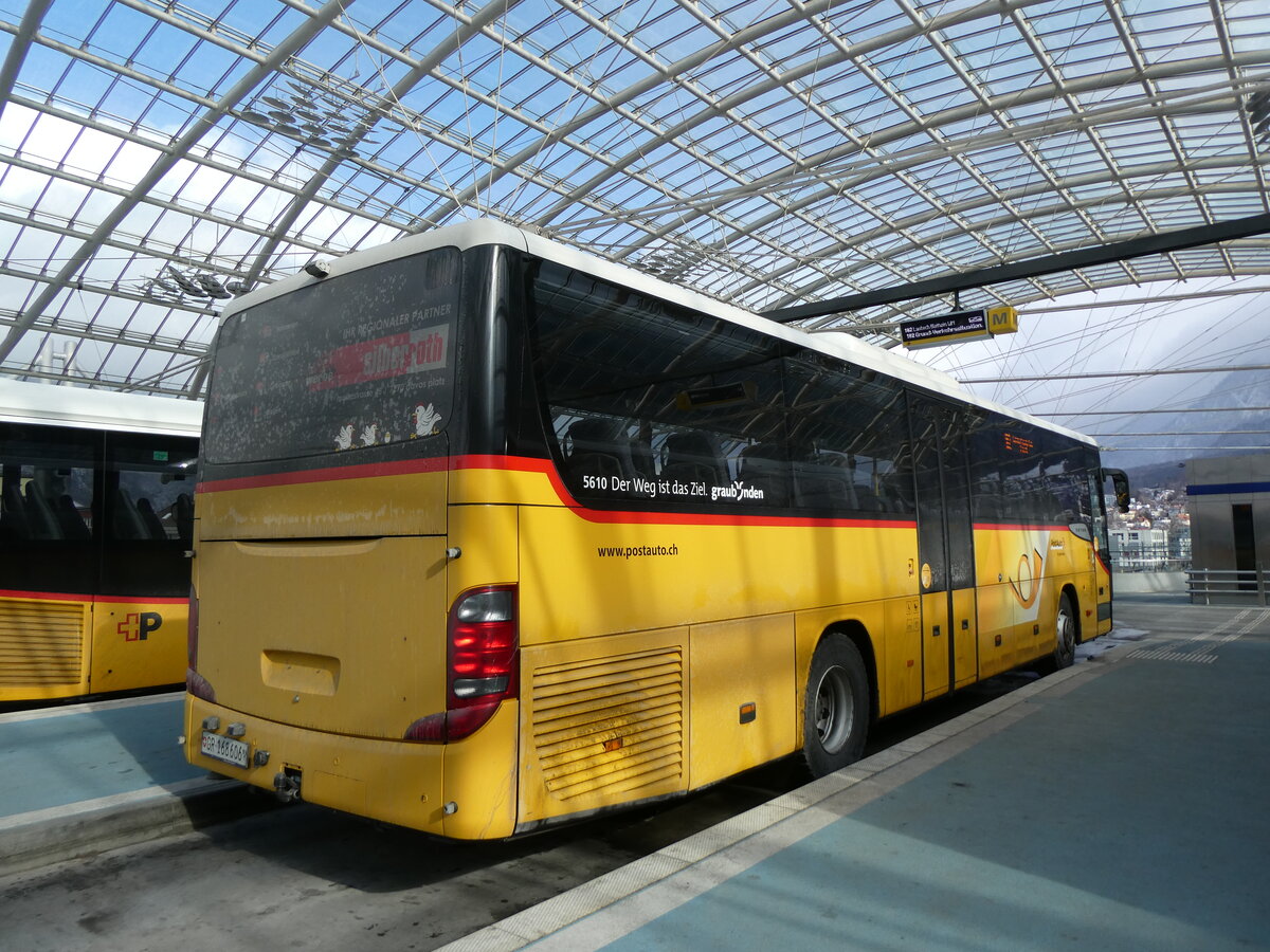 (272'020) - PostAuto Graub�nden - GR 168'606/PID 5610 - Setra am 14. Februar 2025 in Chur, Postautostation