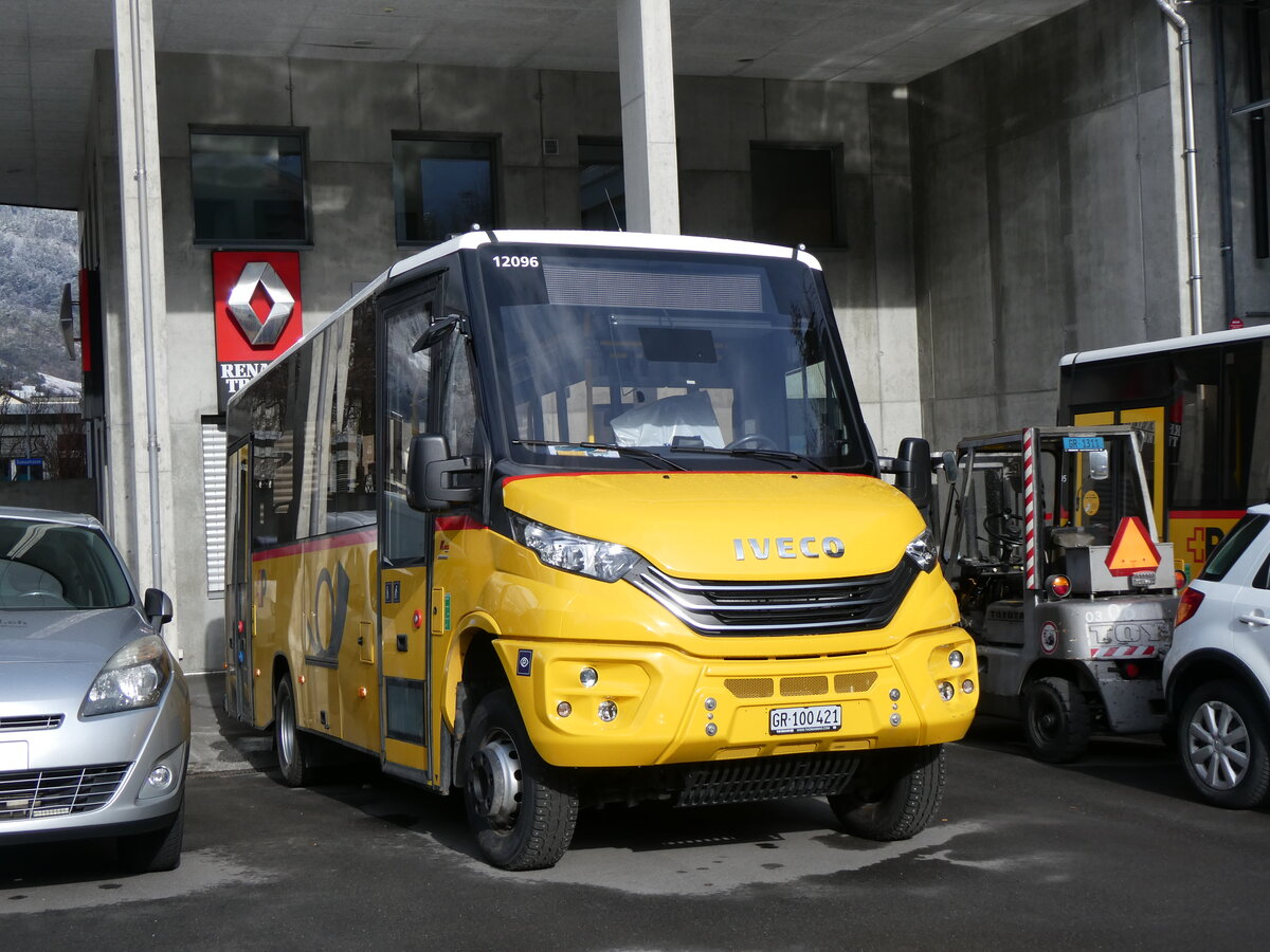 (272'027) - PostAuto Graub�nden - GR 100'421/PID 12'096 - Iveco/K-Bus am 14. Februar 2025 in Chur, Garage
