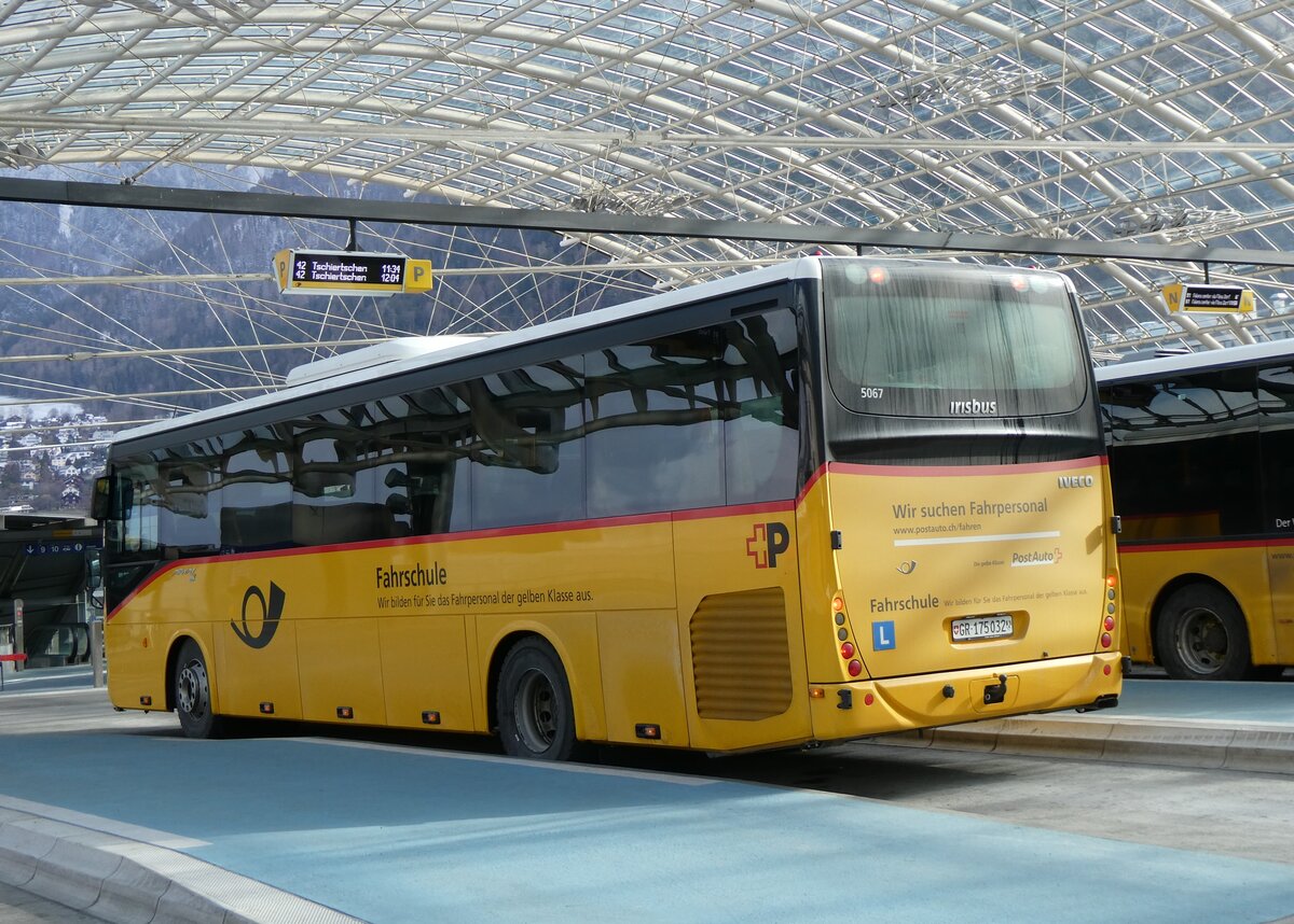 (272'032) - PostAuto Graub�nden - GR 175'032/PID 5067 - Irisbus (ex PostAuto Bern) am 14. Februar 2025 in Chur, Postautostation