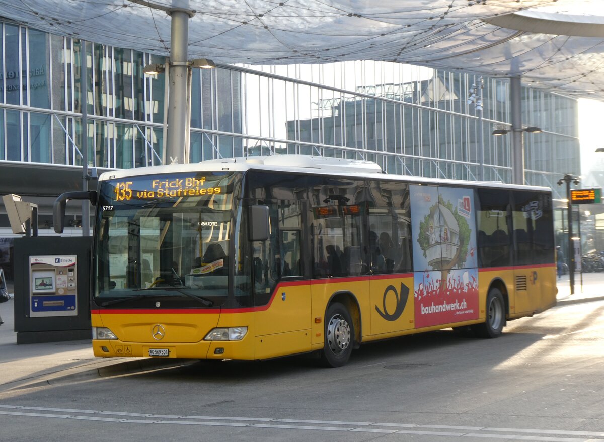(272'127) - PostAuto Nordschweiz - AG 569'504/PID 5717 - Mercedes (ex Brem, W�lflinswil) am 15. Februar 2025 beim Bahnhof Aarau