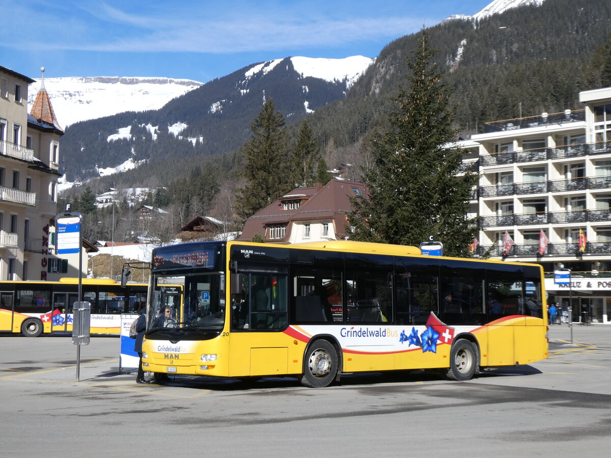 (272'183) - GrindelwaldBus, Grindelwald - Nr. 20/BE 349'361 - MAN/G�ppel am 17. Februar 2025 beim Bahnhof Grindelwald