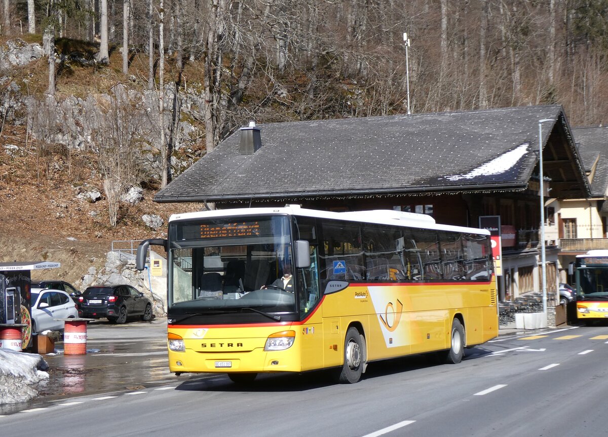 (272'308) - PostAuto Bern - Nr. 70/BE 653'387/PID 5625 - Setra am 21. Februar 2025 auf dem Br�nigpass