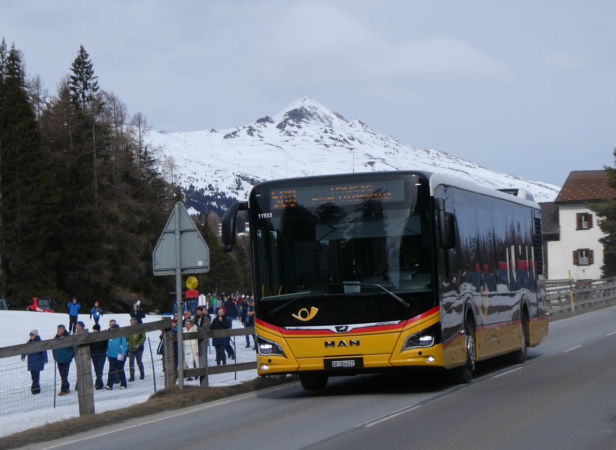 (272'364) - PostAuto Graub�nden - GR 184'617/PID 11'933 - MAN am 22. Februar 2025 in Lantsch/Lenz, Biathlon-WM