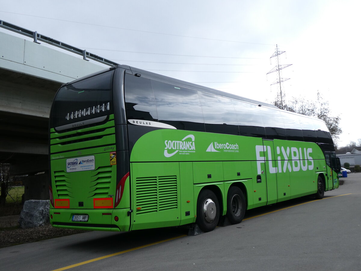 (272'537) - Aus Spanien: Socitransa, Pazos - 3651 MWY - Mercedes/Beulas am 1. M�rz 2025 in Kerzers, Interbus