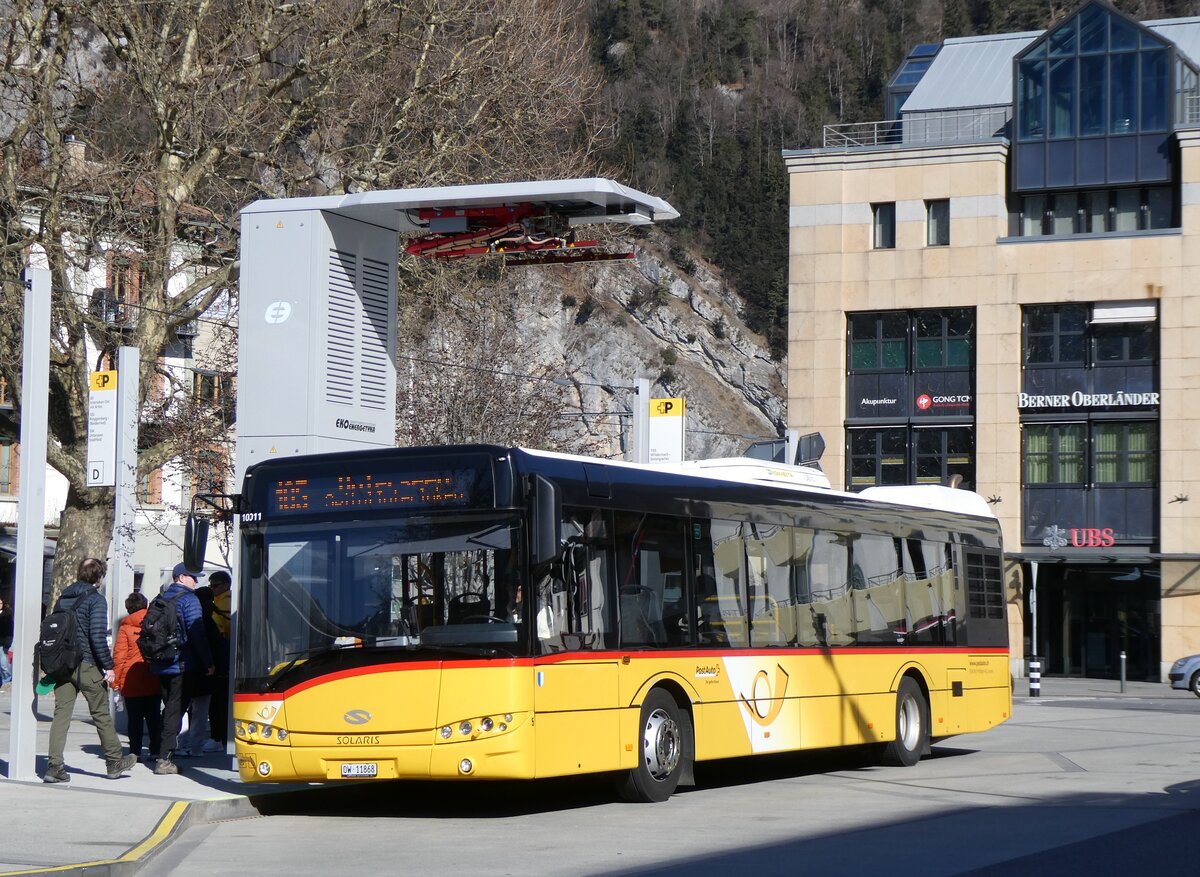 (272'663) - H�fliger, Sursee - Nr. 5/OW 10'011 - Solaris am 7. M�rz 2025 beim Bahnhof Interlaken West