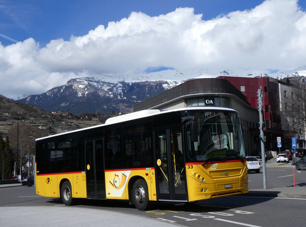 (272'780) - PostAuto Wallis - Nr. 33/VS 471'080/PID 10'789 - Volvo (ex TRD, Savi�se) am 11. M�rz 2025 beim Bahnhof Sion