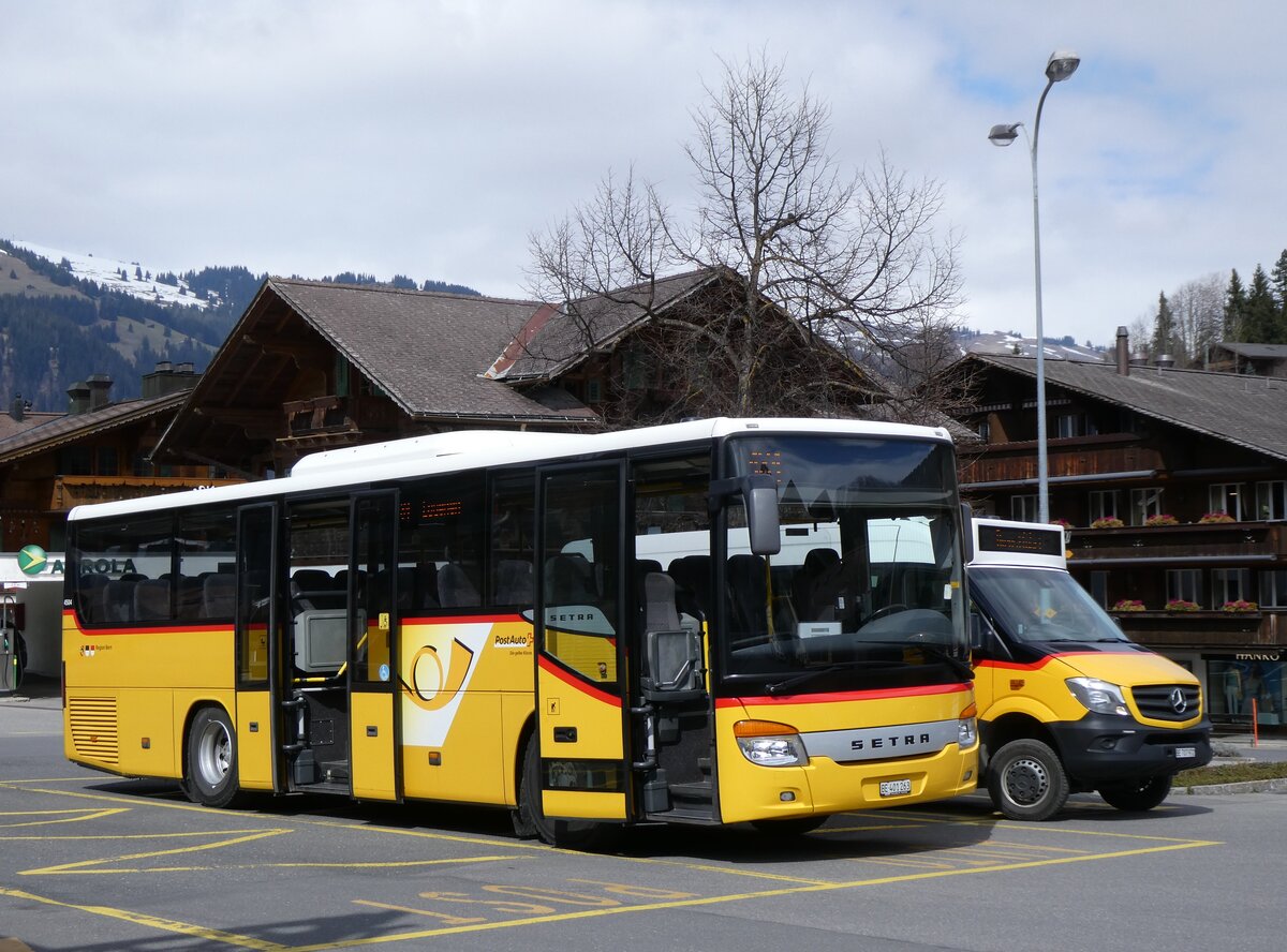 (273'233) - PostAuto Bern - BE 401'263/PID 4504 - Setra (ex AVG Meiringen Nr. 63) am 27. M�rz 2025 beim Bahnhof Gstaad