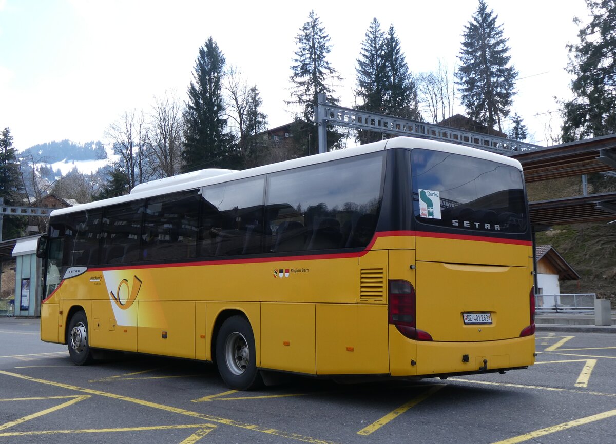 (273'235) - PostAuto Bern - BE 401'263/PID 4504 - Setra (ex AVG Meiringen Nr. 63) am 27. M�rz 2025 beim Bahnhof Gstaad