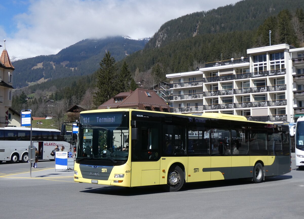 (273'272) - STI Thun - Nr. 401/BE 849'401 - MAN am 28. M�rz 2025 beim Bahnhof Grindelwald