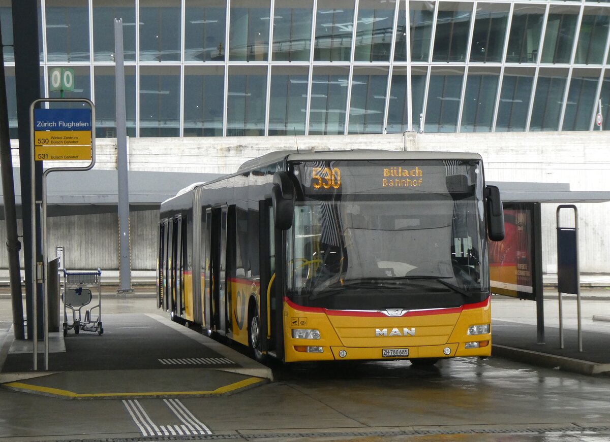 (273'410) - PostAuto Z�rich - Nr. 332/ZH 780'685/PID 10'659 - MAN am 29. M�rz 2025 in Z�rich-Flughafen