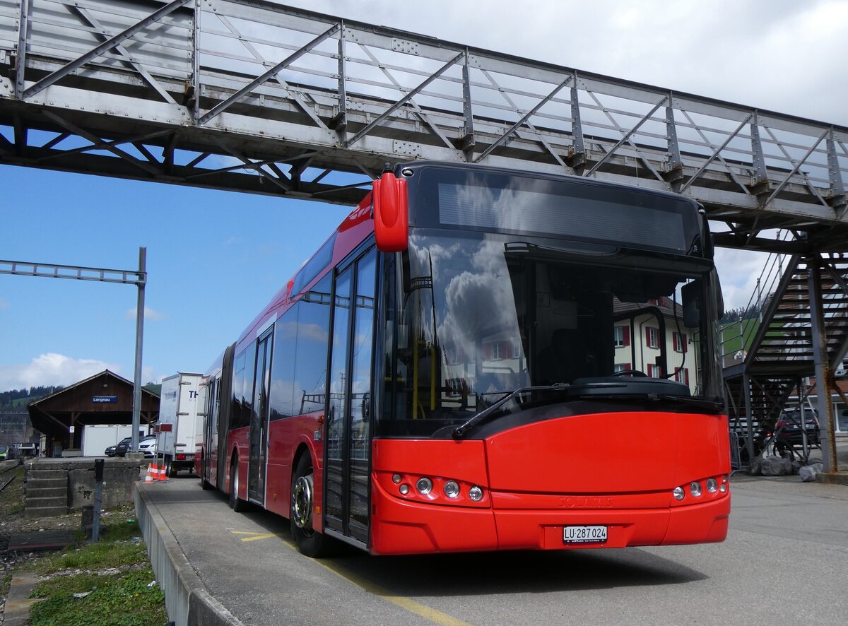 (273'460) - H�fliger, Sursee - Nr. 6/LU 287'024 - Solaris (ex LBB Obertiefenbach, D-Beselich; ex Dahmetal, D-Ratzeburg Nr. 326; ex SVP Pforzheim/D Nr. 271) am 31. M�rz 2025 beim Bahnhof Langnau