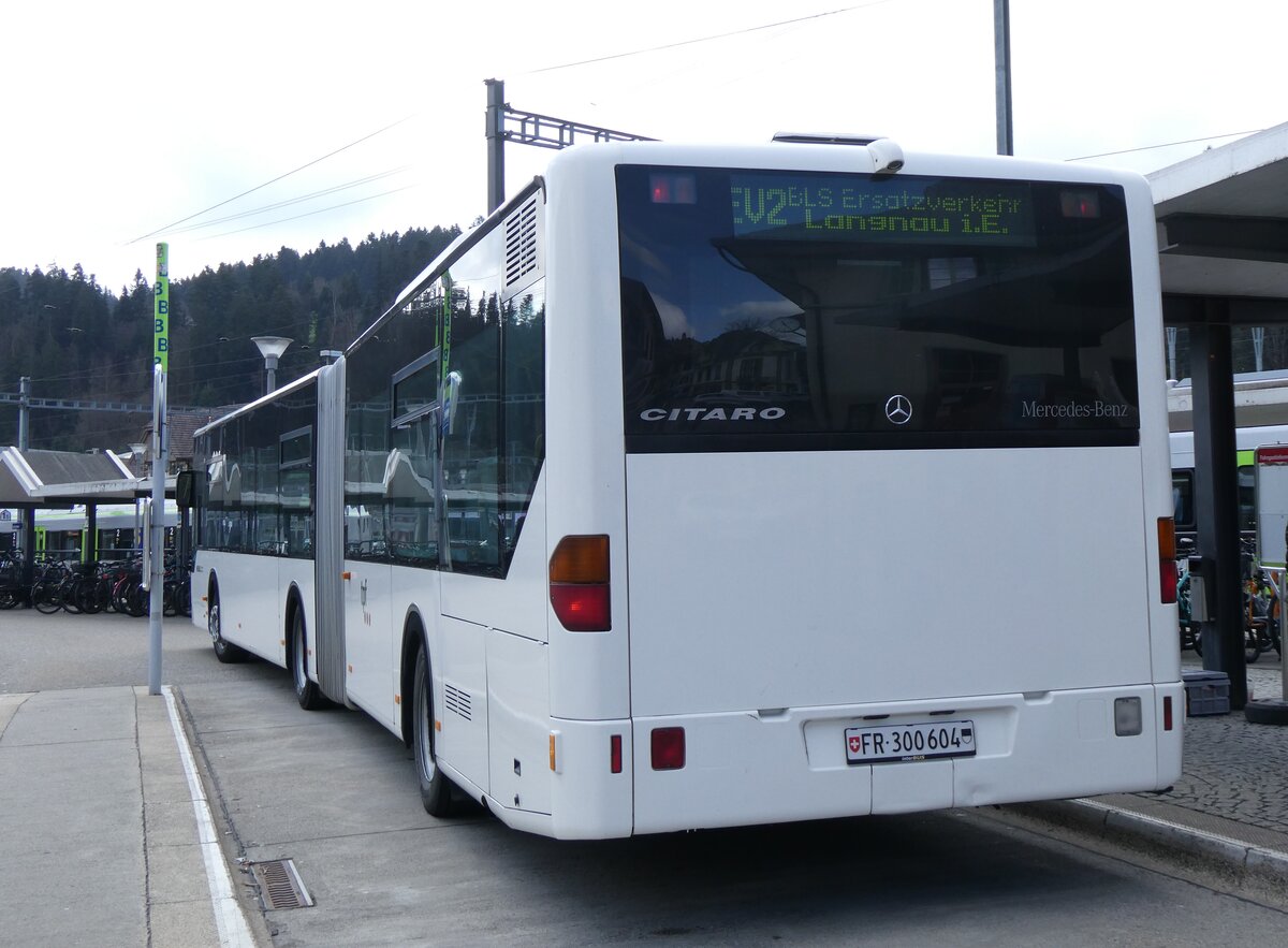 (273'465) - Wieland, Murten - Nr. 123/FR 300'604 - Mercedes (ex Knecht, Windisch Nr. 215; ex Interbus, Yverdon Nr. 215; ex BVB Basel Nr. 794; ex ASN Stadel Nr. 199/PID 4125) am 31. M�rz 2025 beim Bahnhof Langnau
