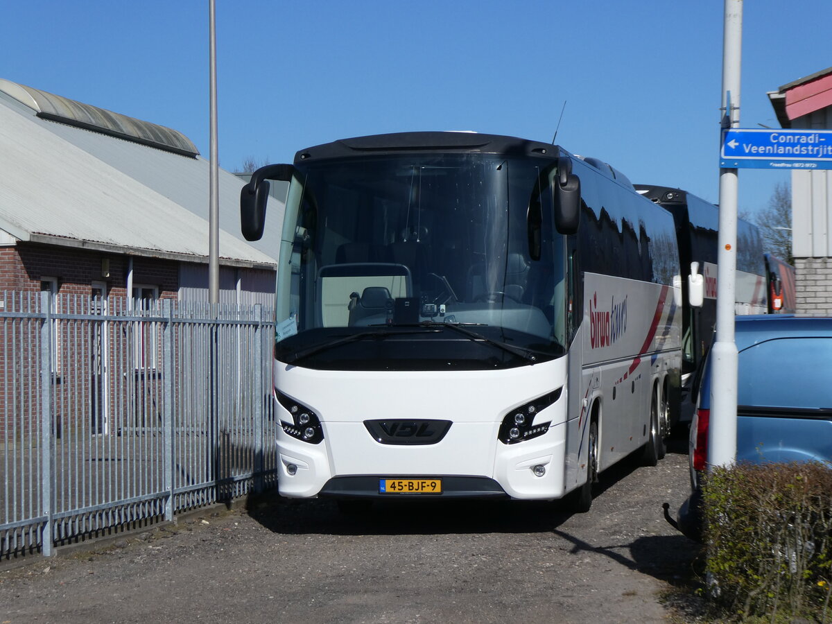 (273'627) - Birwa Tours, Damw�ld - Nr. 82/45-BJF-9 - VDL am 5. April 2025 in Damw�ld, Garage