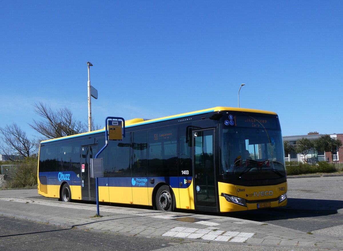 (273'698) - Qbuzz, Groningen - Nr. 1483/50-BZS-2 - Iveco am 5. April 2025 in Lauwersoog, Veerhaven