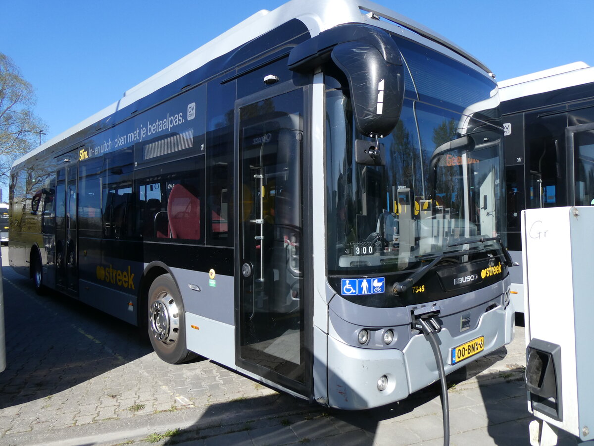 (273'717) - Qbuzz, Groningen - Nr. 7345/00-BNX-6 - eEbusco am 5. April 2025 in Zoutkamp, Garage