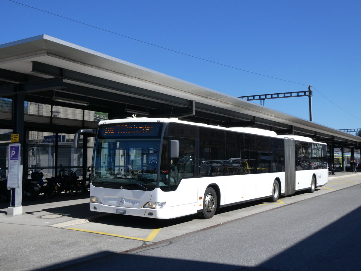 (273'825) - H�fliger, Sursee - Nr. 9/LU 244'141/PID 5395 - Mercedes am 11. April 2025 beim Bahnhof Sch�pfheim