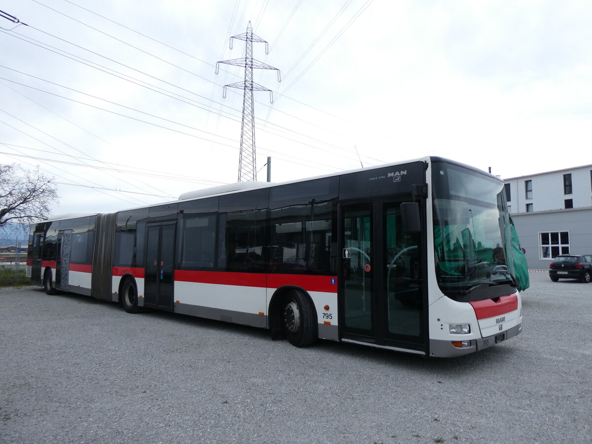 (273'899) - VBZ Z�rich - Nr. 795 - MAN (ex St. Gallerbus, St. Gallen Nr. 286) am 12. April 2025 in Kerzers, Murtenstrasse