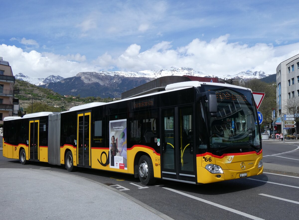 (273'968) - PostAuto Wallis - Nr. 66/VS 12'670/PID 11'700 - Mercedes am 14. April 2025 beim Bahnhof Sion