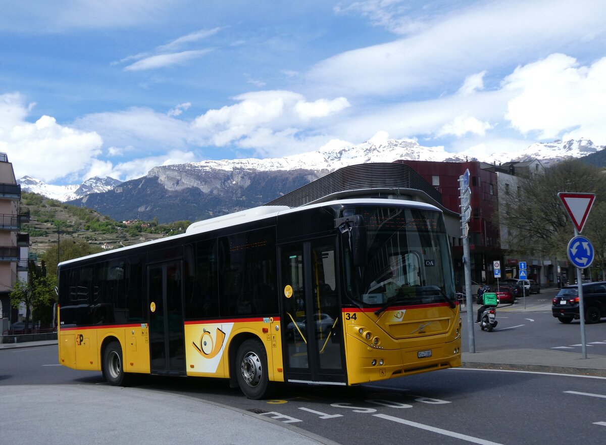 (273'993) - PostAuto Wallis - Nr. 34/VS 471'081/PID 10'790 - Volvo (ex TRD, Savi�se) am 14. April 2025 beim Bahnhof Sion
