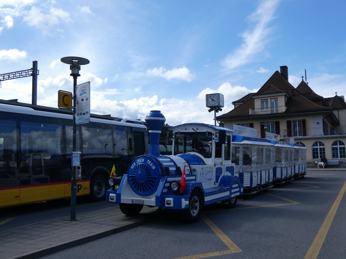 (274'040) - Spiezer Z�gli, Spiez - BE 370'014 - am 15. April 2025 beim Bahnhof Spiez