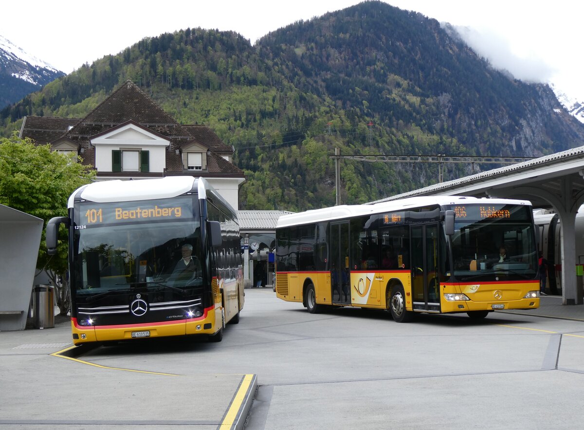 (274'158) - PostAuto Bern - BE 610'535/PID 12'124 - eMercedes + BE 610'544/PID 5417 - Mercedes (ex BE 538'988; ex BE 637'781) am 24. April 2025 beim Bahnhof Interlaken West