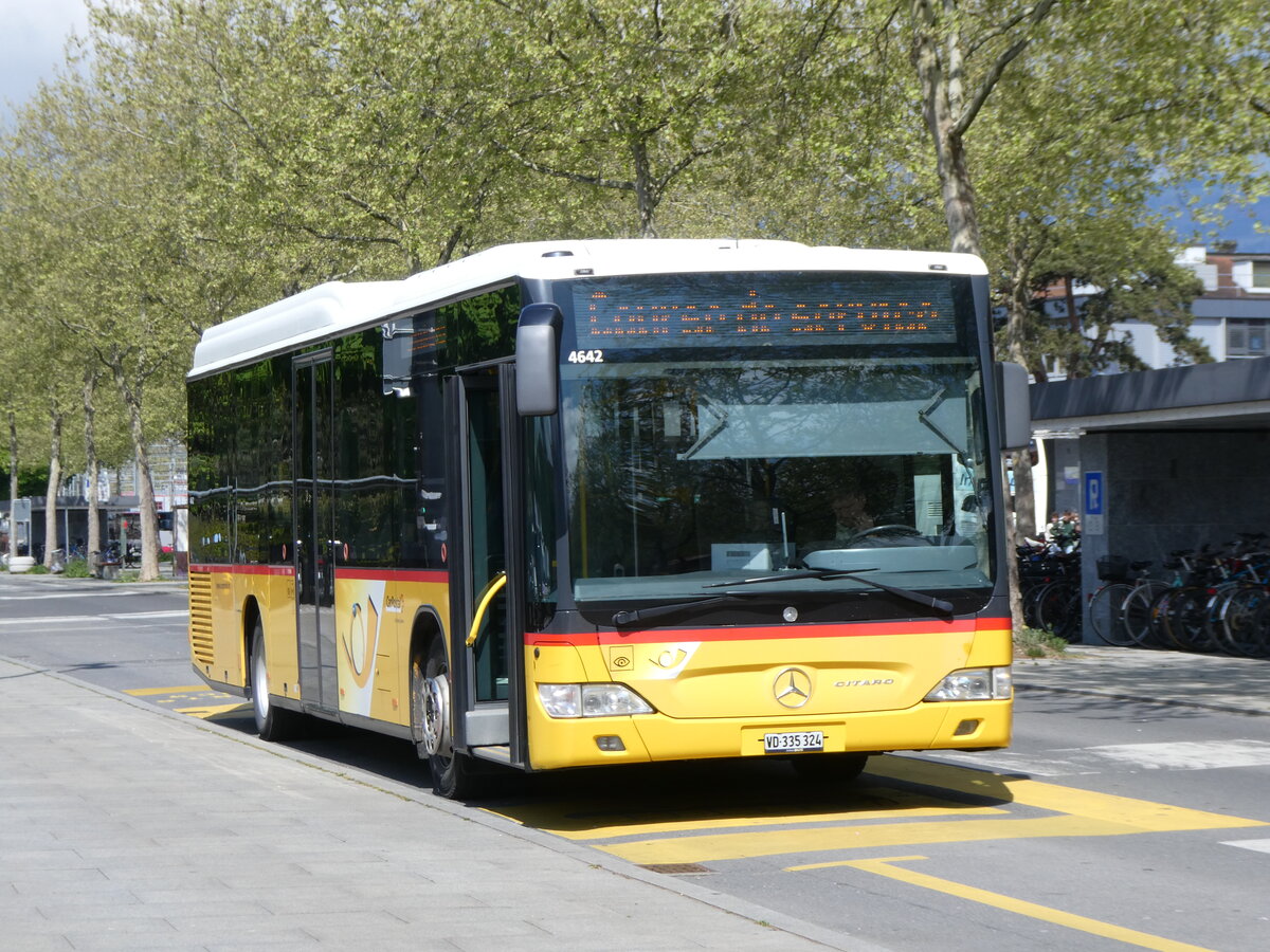 (274'255) - CarPostal Ouest - VD 335'324/PID 4642 - Mercedes am 26. April 2025 beim Bahnhof Yverdon4