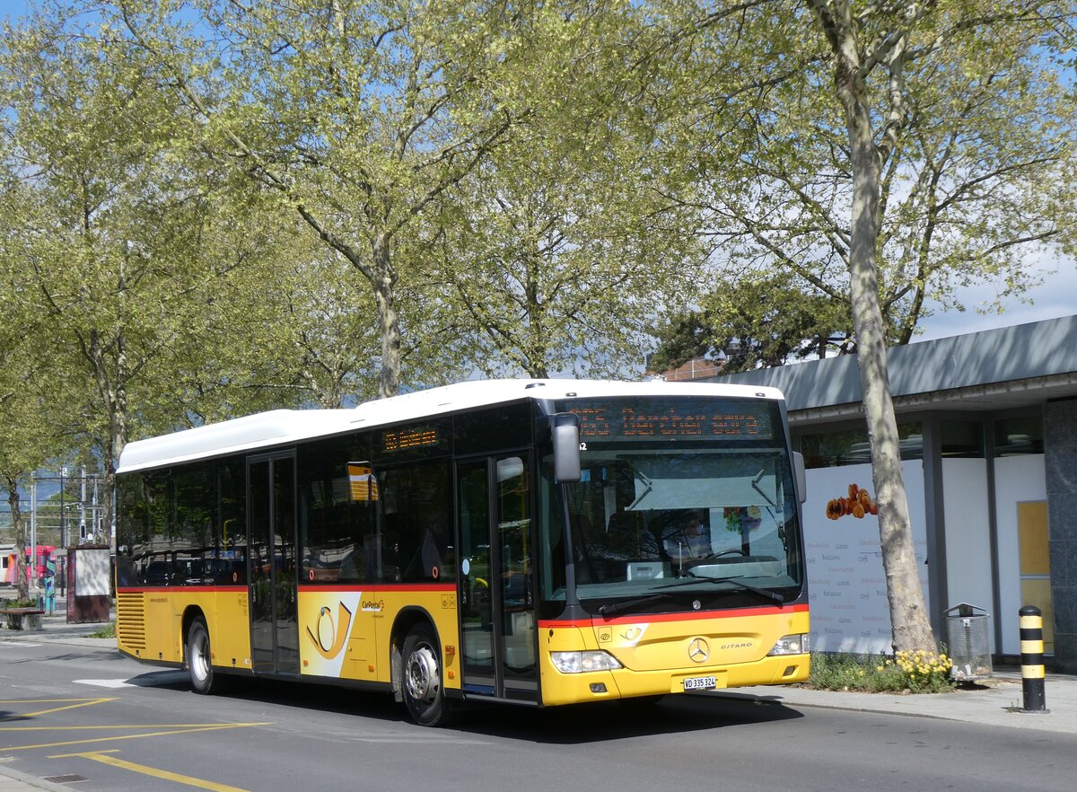 (274'262) - CarPostal Ouest - VD 335'324/PID 4642 - Mercedes am 26. April 2025 beim Bahnhof Yverdon